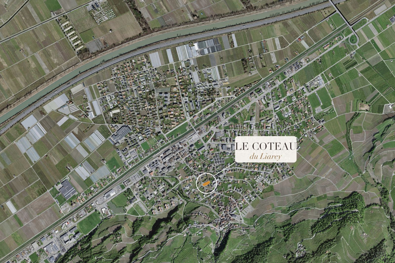Orthophoto du village de Saxon avec la parcelle mise en évidence